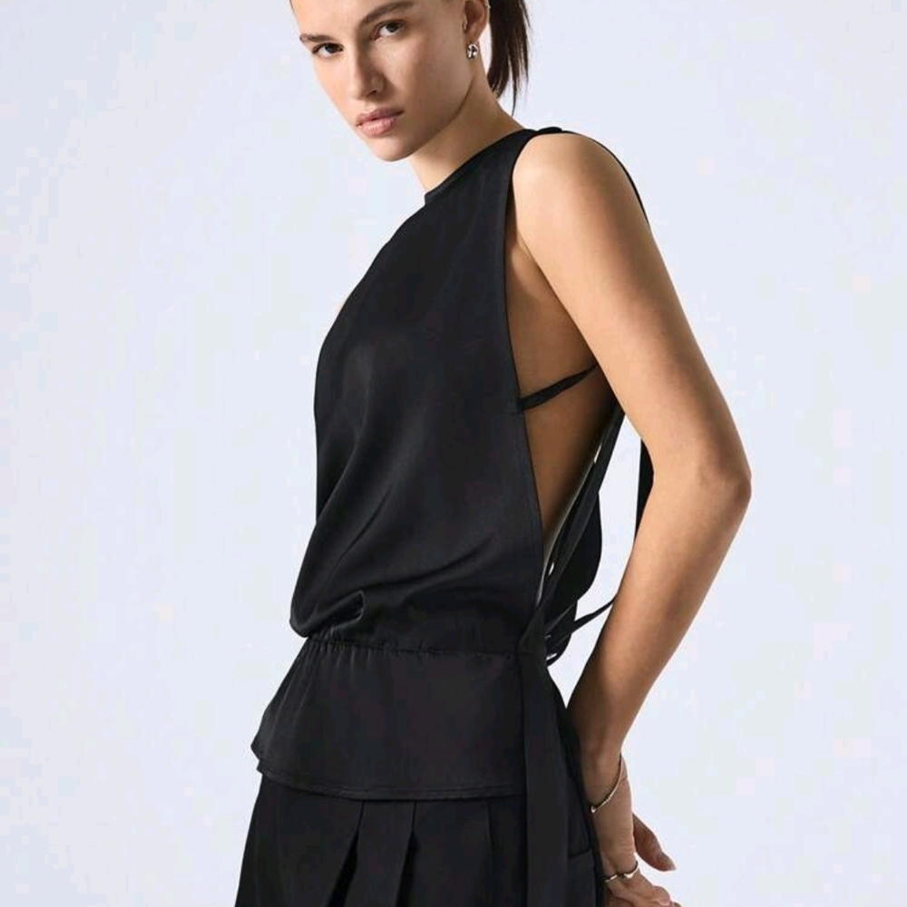 Stylish Black Sleeveless Top